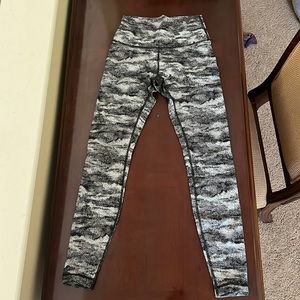 Lululemon leggings size 4
